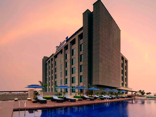 Radisson Blu pachim vihar